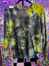Load image into Gallery viewer, CREWNECK SWEATSHIRT
