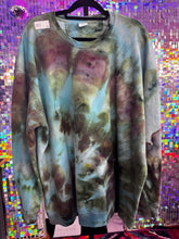 Load image into Gallery viewer, CREWNECK SWEATSHIRT
