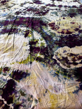 Load image into Gallery viewer, TIE DYE BLANKETS
