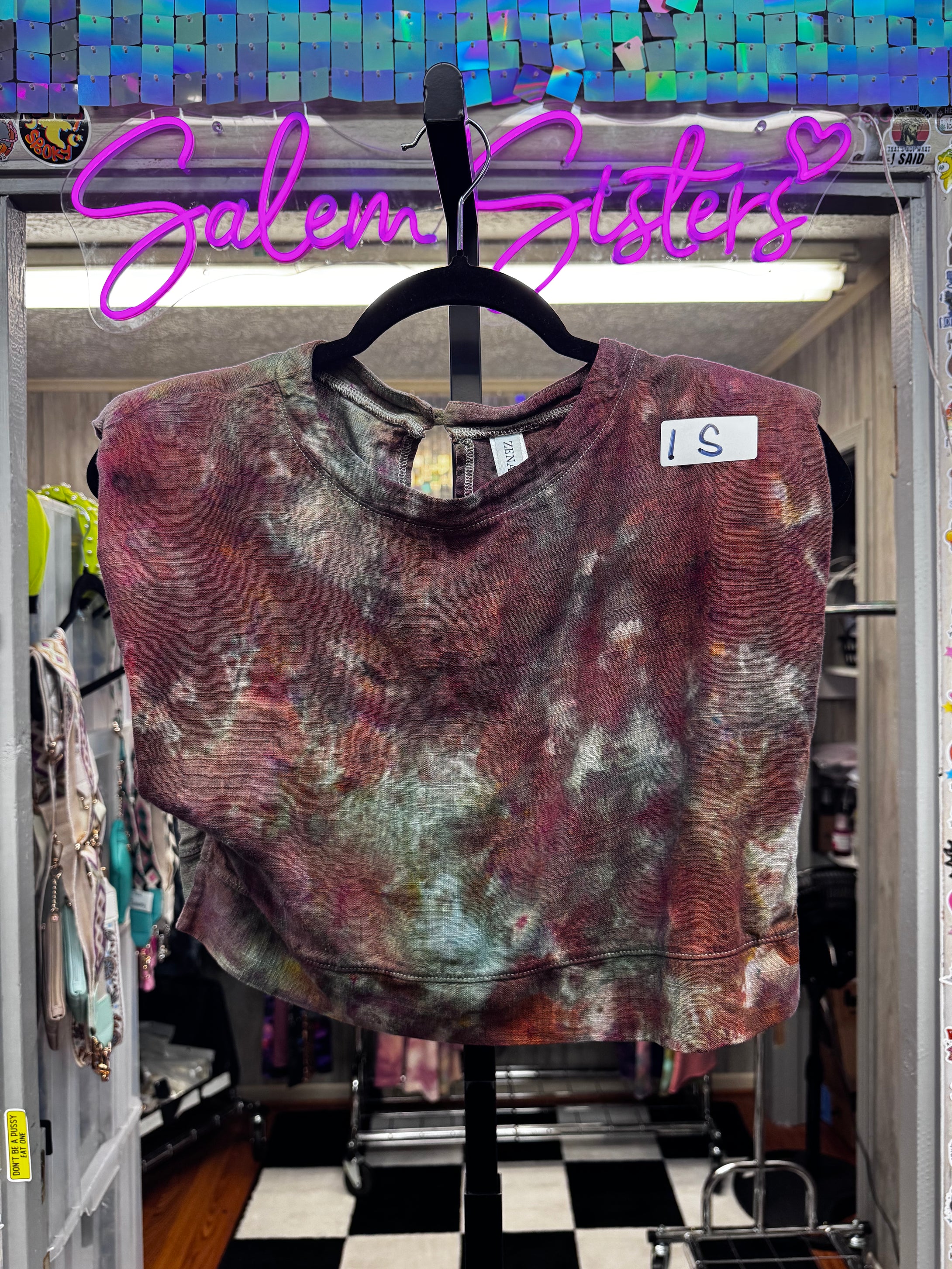 SLEEVELESS CROP TOP