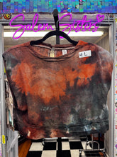 Load image into Gallery viewer, SLEEVELESS CROP TOP

