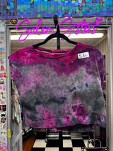 Load image into Gallery viewer, SLEEVELESS CROP TOP
