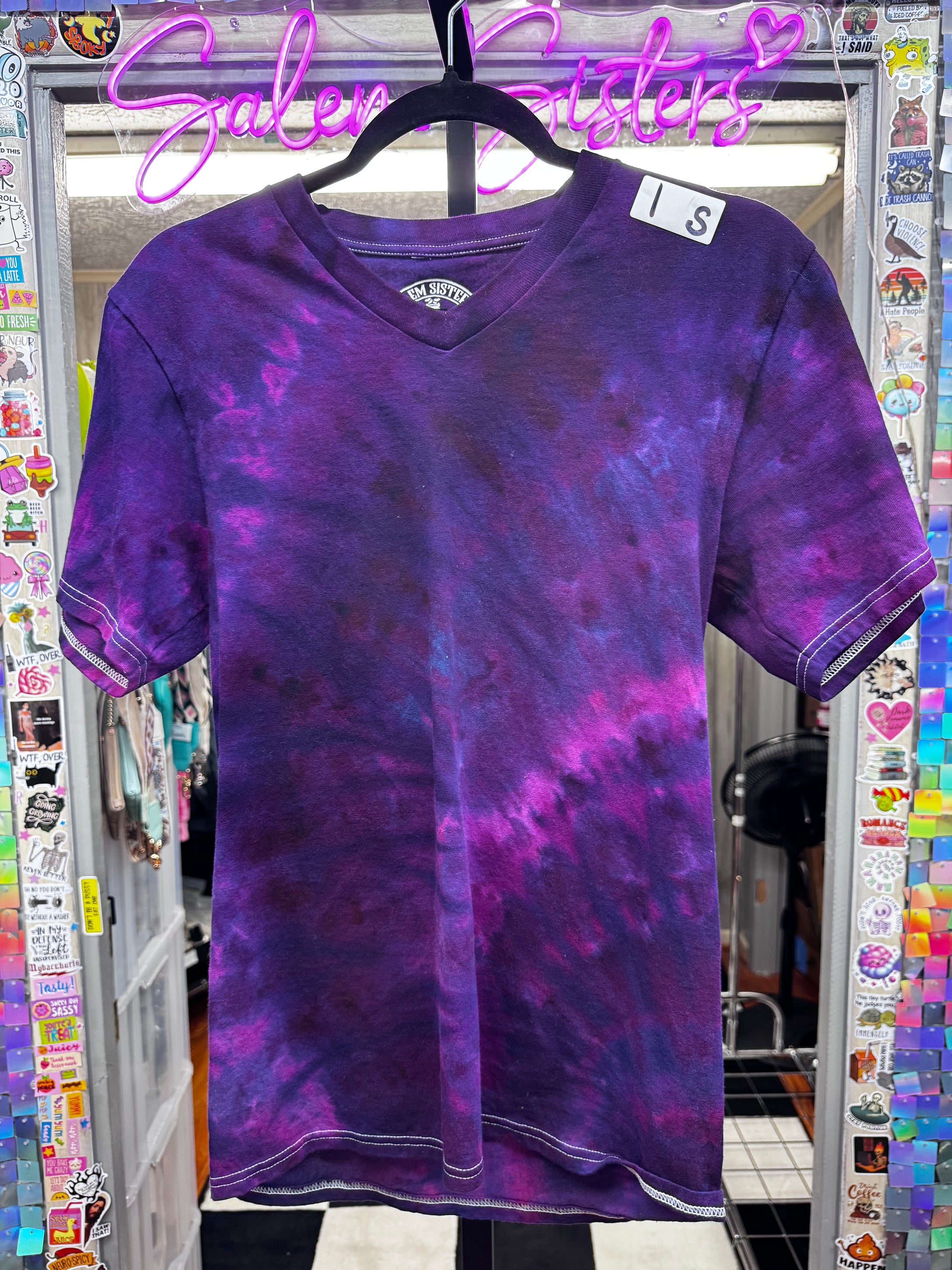 V-NECK SHIRTS